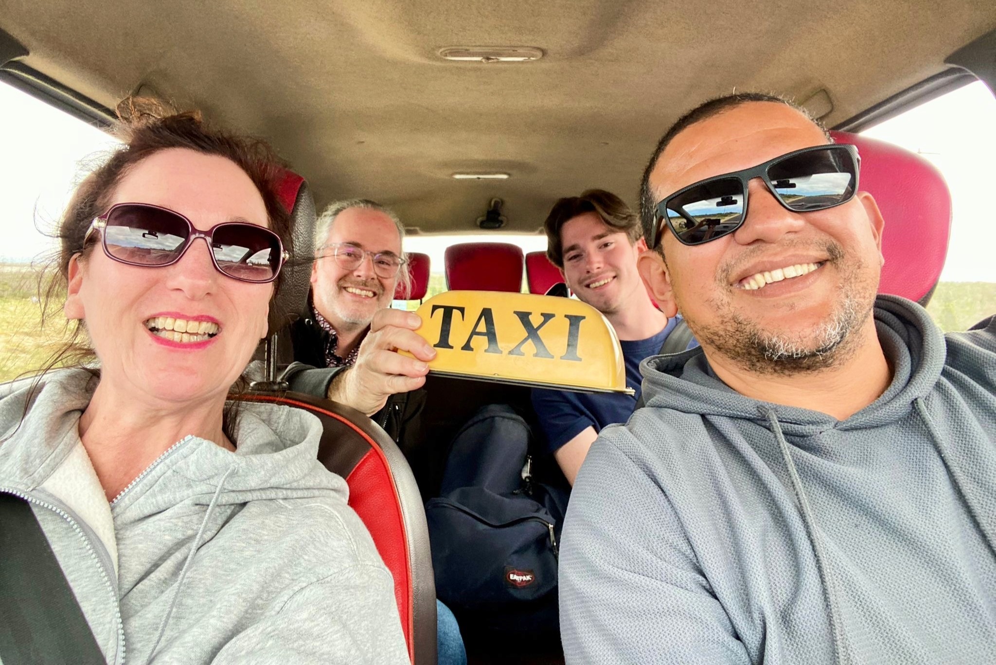 Mounir avec des passagers